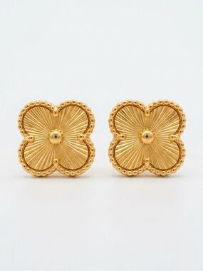 Petite Gold Tone Clover Stud Earrings Hypoallergenic Stainless Steel Jewelry